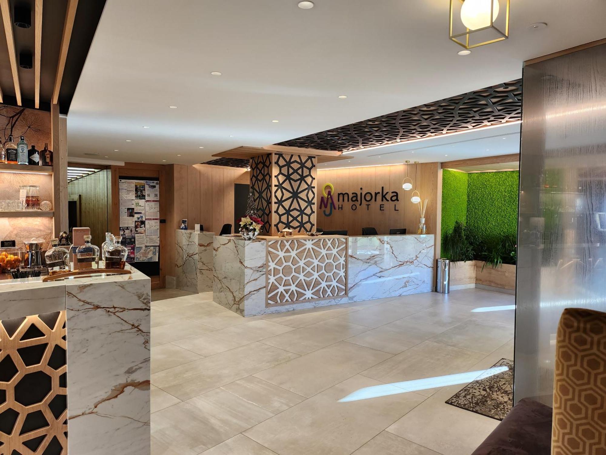 Hotel Majorka อันดาโล ภายนอก รูปภาพ