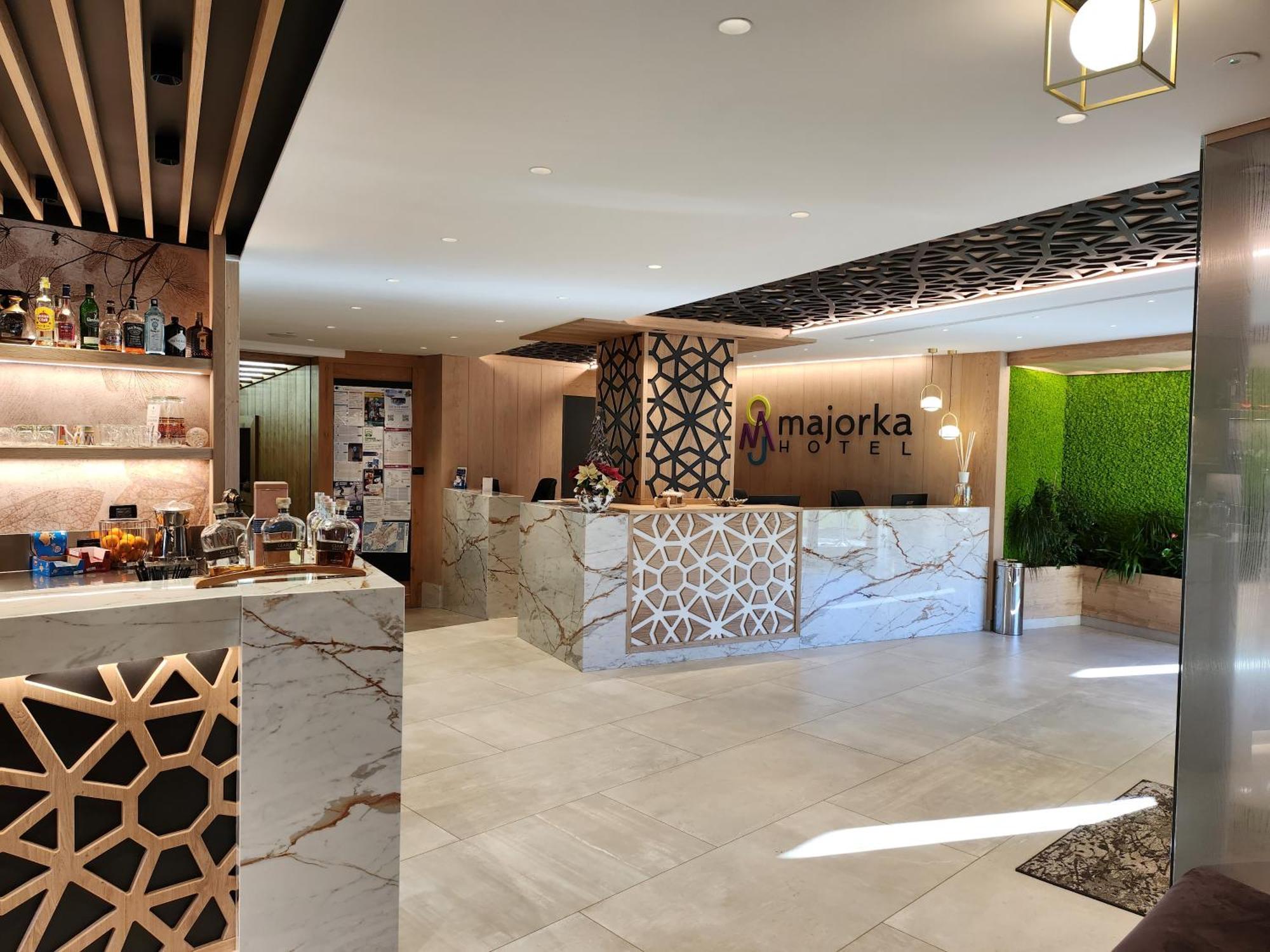 Hotel Majorka อันดาโล ภายนอก รูปภาพ