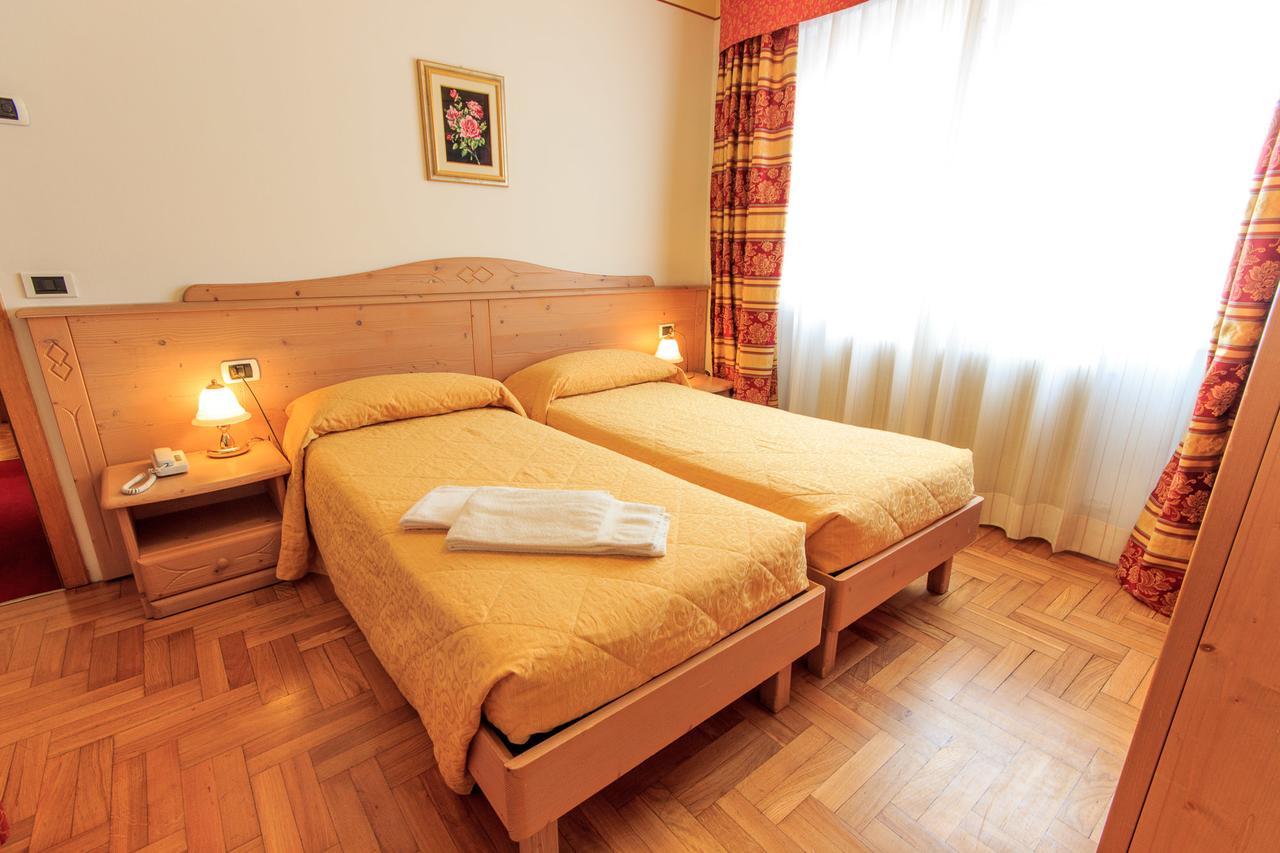 Hotel Majorka อันดาโล ภายนอก รูปภาพ