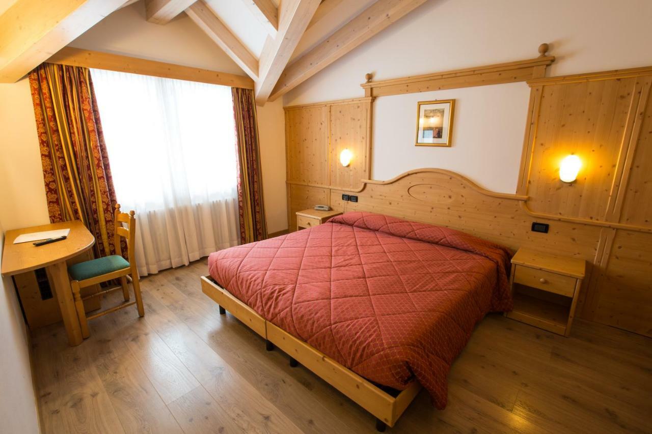Hotel Majorka อันดาโล ภายนอก รูปภาพ